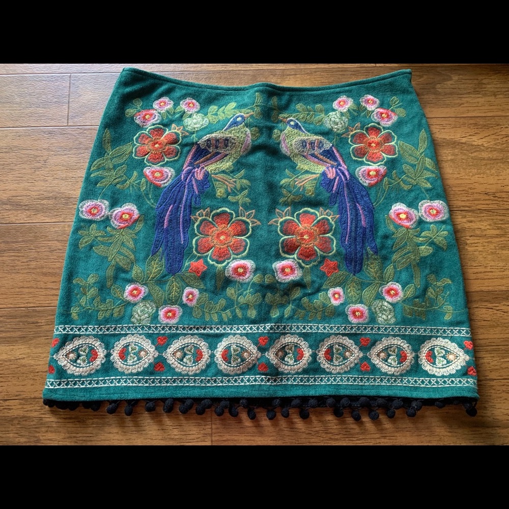 Embroidered skirt
